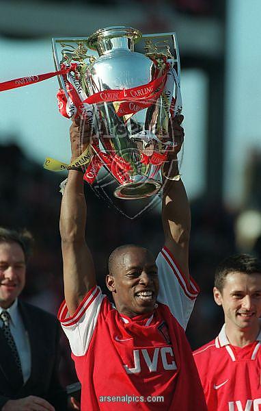 Happy birthday to a Legend, Ian Wright! A prolific goalscorer! He scored 185 goals in 288 games for Arsenal. 