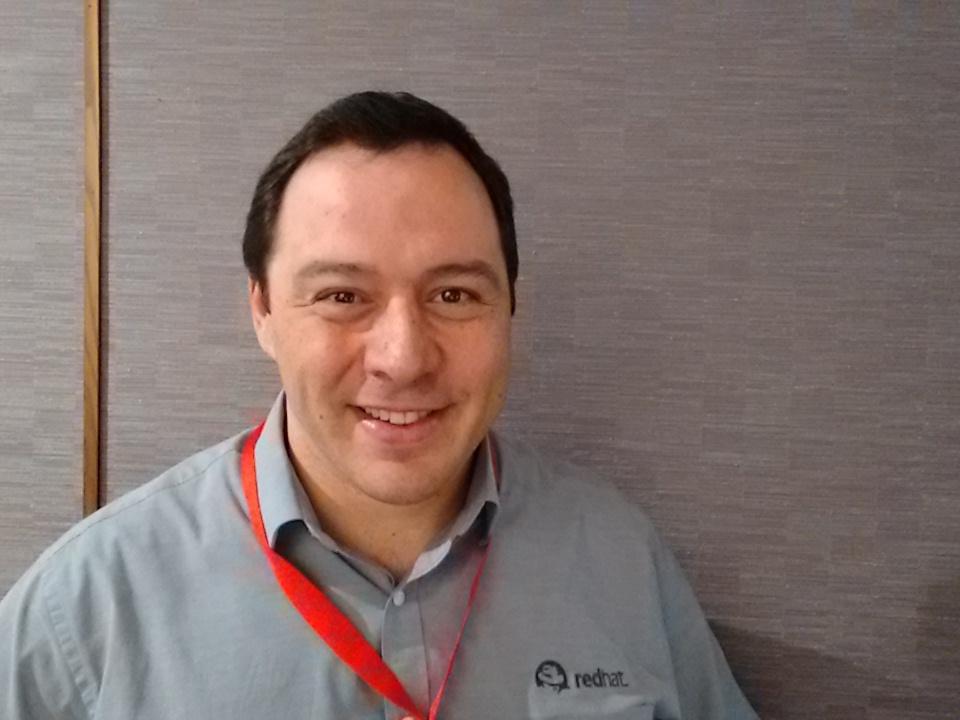 mmmmmmpc's tweet photo. Si estas en la Red Hat Digital Enterprise Conference de Madrid #RHDEC y tienes dudas de @openshift pregúntame https://t.co/ny4QPVKJbP