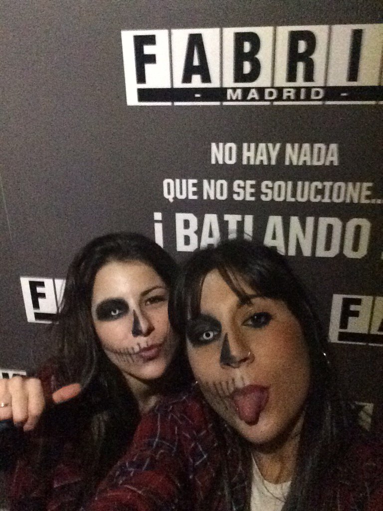 alba_guille24's tweet photo. Muy buena noche!!
Elrow🎭🎭🎭 https://t.co/d2aH7HQFzN