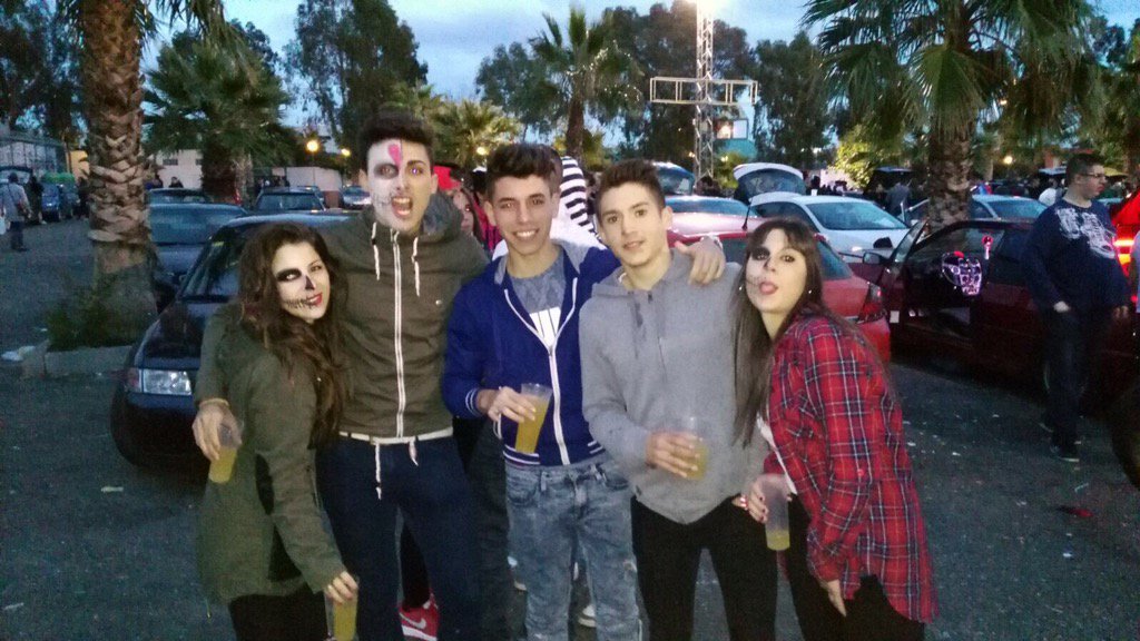alba_guille24's tweet photo. Muy buena noche!!
Elrow🎭🎭🎭 https://t.co/d2aH7HQFzN