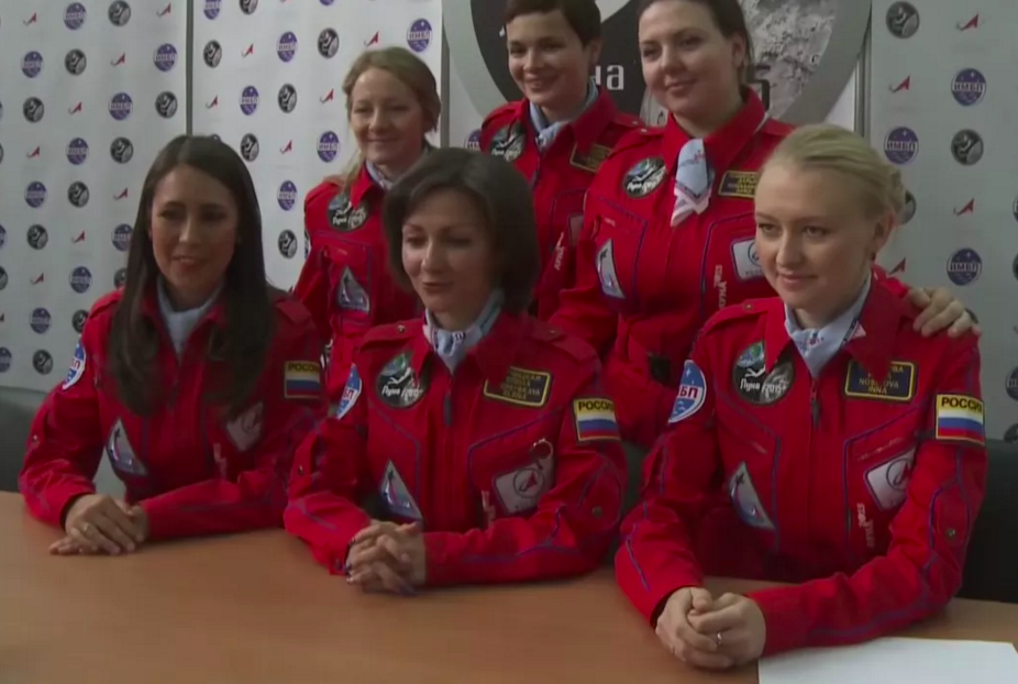 verge's tweet photo. Russian female astronauts were asked how they would cope in space without men and makeup https://t.co/6ipNDT4TfY https://t.co/QAESRGbwdA