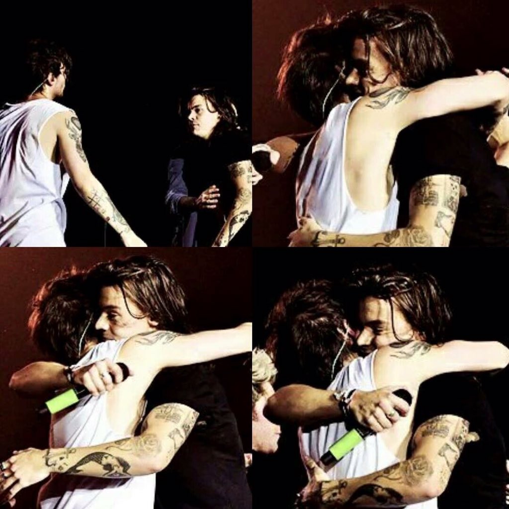 eloisaabdielle's tweet image. #ThingsToLeakInsteadOfTheAlbum the best hug !!!! 👏🏻💘