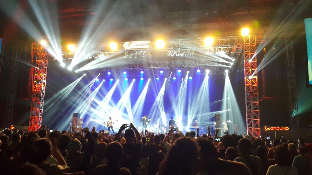 KonserCMI's tweet photo. Ga kerasa sudah 3 hari setelah @KonserCMI. Apa momen terbaik kamu kemarin di Konser Cinta Musik Indonesia? #KCMI2015 https://t.co/6Mk9eknjQ0