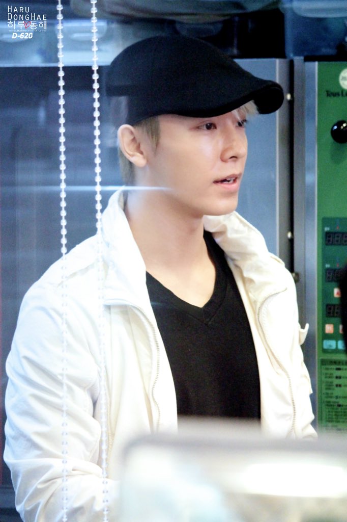 harudonghae's tweet photo. D-620&amp;D-619 #이동해기다릴게 #이동해 More info&amp;Original pic plz go:https://t.co/NZ9SoDmLek https://t.co/DnzaW1wwwr