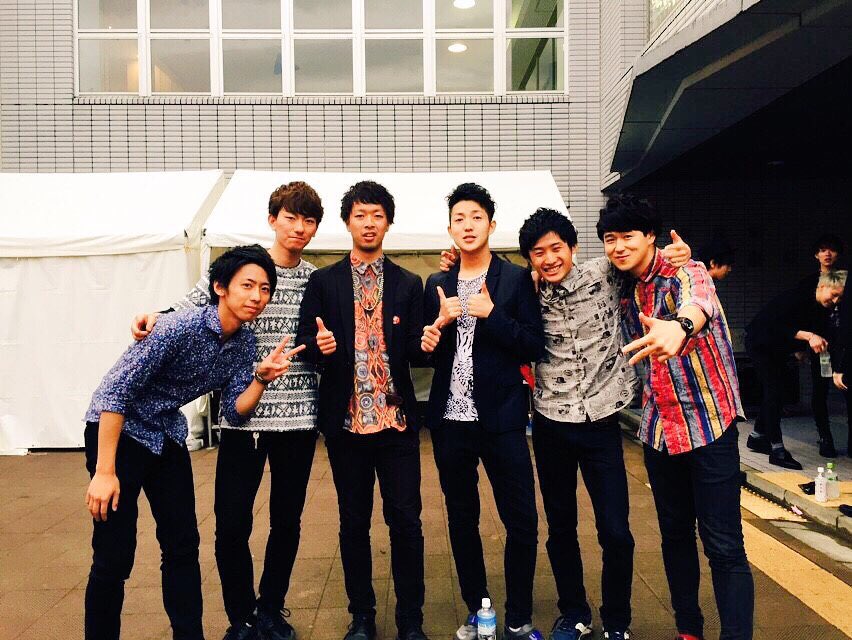 ROOSTAR_SA's tweet photo. 【🐔明大祭🐔】
昨日、明大祭メインステージにて歌わせていただきました！！
たくさんの人の応援の中での演奏、本当に最高でした！！最後の学祭でメインステージに立てたこと、一生の思い出として心に刻みたいと思います！ありがとうございました！ https://t.co/PUoLwspaMv