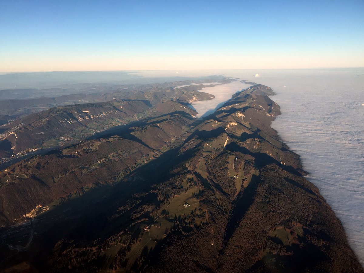 AlpineSkyJets's tweet photo. ...Swiss Jura in a sea of fog...
#alpineskyjets #privatejets #privatflüge #bern
@schweiz @IL_Switzerland https://t.co/39CLQvtTxy