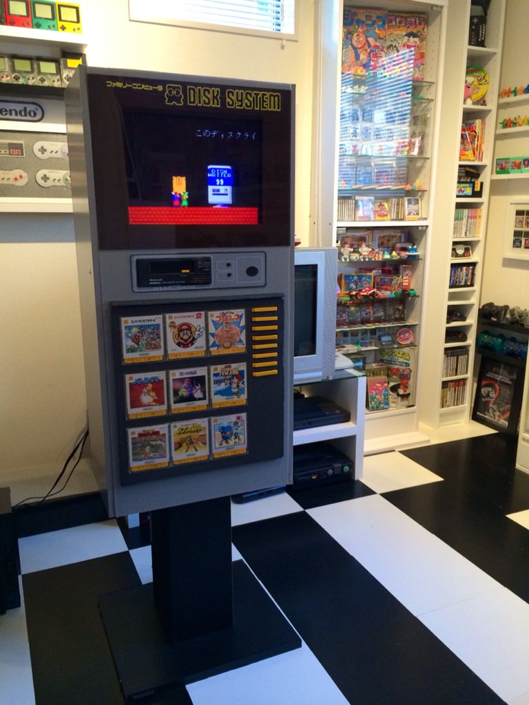 カジコム Kazzycom カラーboxで作った ディスクライターに 脚を取り付けてみました ファミコン ディスクライター T Co Zswevg7g4i Twitter
