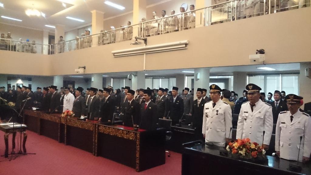 Humas_Palembang's tweet photo. Pagi tadi (3/11/2015) walikota palembang @harnojoyo1967 melantik pejabat struktural pemerintah kota Palembang https://t.co/hxYVYHSatE