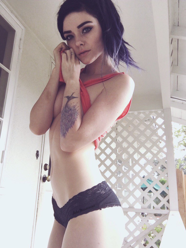🦋Ashe Maree🪻 on X: New snapchat is KissMyAshexo 🙂  t.coxPVWMzb3KU  X