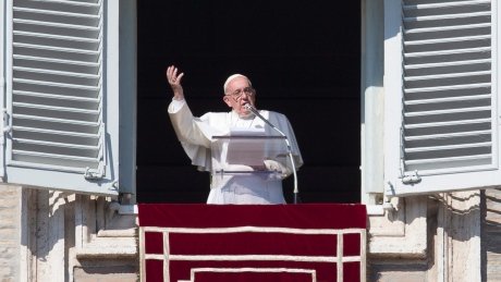 CBCNews's tweet photo. 'Serious betrayal' of Pope sees 2 arrested in Vatican https://t.co/znQWzKOtZc https://t.co/V1TMmPXPCd