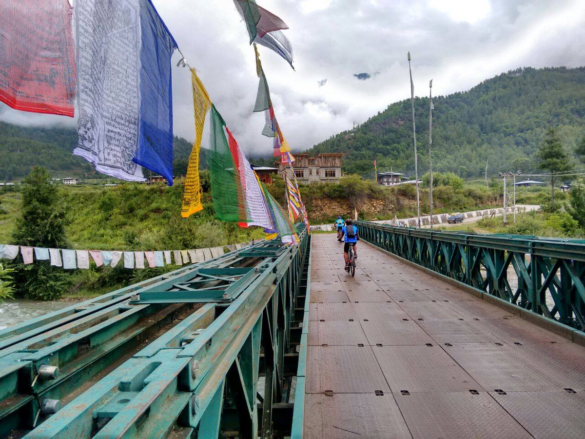 timesofindia's tweet photo. Bhutan has come up with a new way to pave its roads: waste plastic https://t.co/t33u1axfIB https://t.co/5ryz0oHZlc
