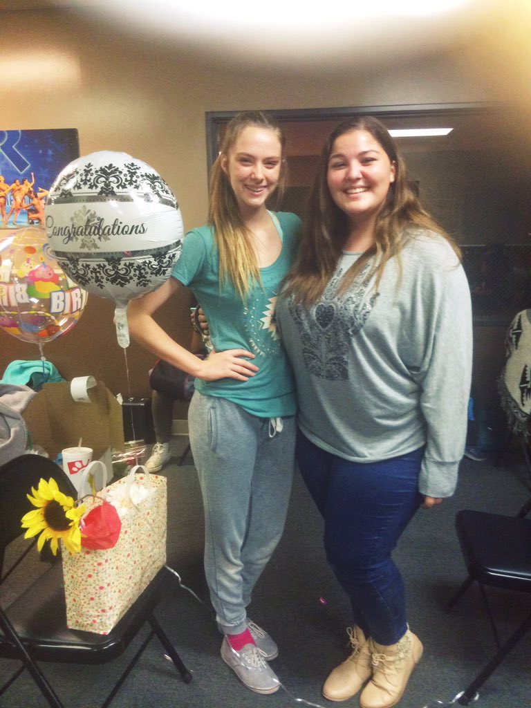 tayykeck's tweet photo. AHHH what would I do w/o my sara. this meant SO much to me. thank YOU. I love u more than I can explainโค๏ธ #spirthday https://t.co/R5WlNXMH4h