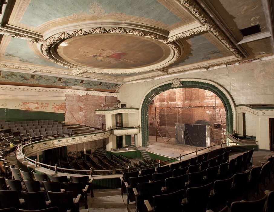 abandonplace's tweet photo. Orpheum Theatre, New Bedford, Massachusetts (1912-1962) https://t.co/r9HTuLU9oe