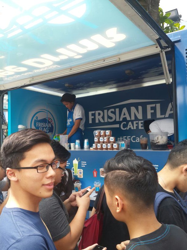 KelvinTando's tweet photo. Getting free treats from #FFCafe #kliktariktuang #immanta #sbsxviii https://t.co/onOTqQEMyC