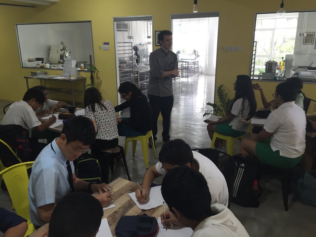 GISFrench's tweet photo. Q&amp;A en français avec le chef pâtissier, Fred Oger. #GISLearning https://t.co/VbqWIxVs9P