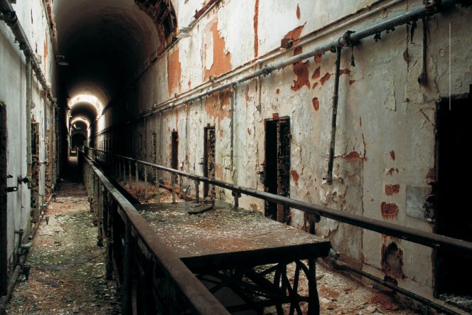 abandonplace's tweet photo. Eastern State Penitentiary, Philadelphia, Pennsylvania (1829-1971) https://t.co/QS8LrjQCIt