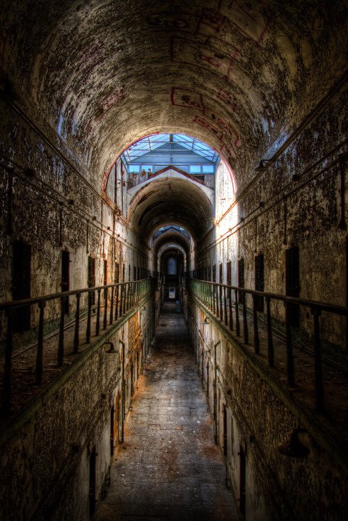 abandonplace's tweet photo. Eastern State Penitentiary, Philadelphia, Pennsylvania (1829-1971) https://t.co/QS8LrjQCIt