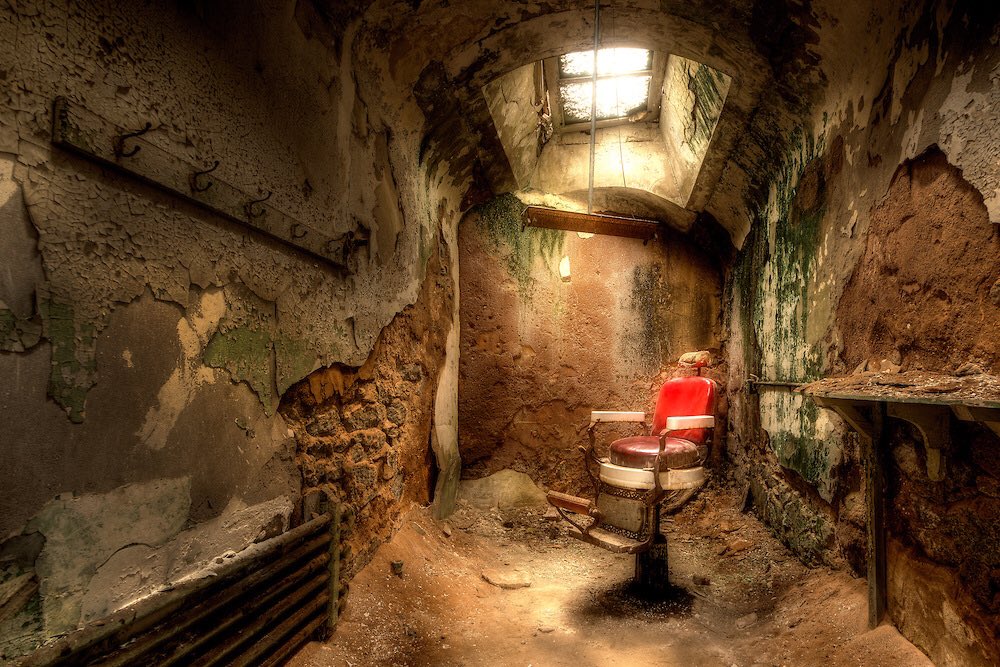 abandonplace's tweet photo. Eastern State Penitentiary, Philadelphia, Pennsylvania (1829-1971) https://t.co/QS8LrjQCIt
