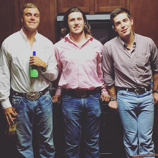 atatro18's tweet photo. Good weekend with my boys🍺 https://t.co/fw2M0ybhPD