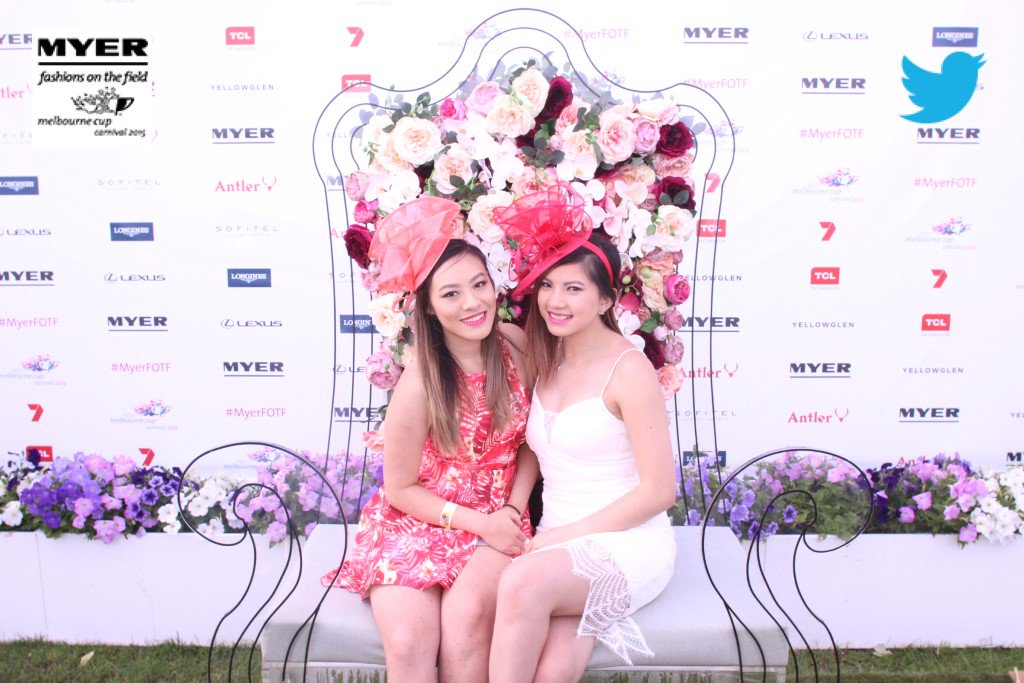 myerFOTF's tweet photo. Where fashion reigns supreme… @flemingtonVRC #MyerFOTF #EmiratesMelbourneCup #MelbourneCup https://t.co/izy2CQ5L5Q