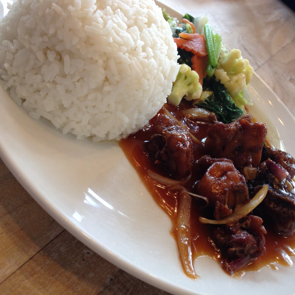 nathclaire's tweet photo. Pulang kampus capek  dan pastinya laper. skrg,semuanya aman! makanan enak tempat nyaman!  #pentabearsdc @pentabear https://t.co/FppKoRHQV5