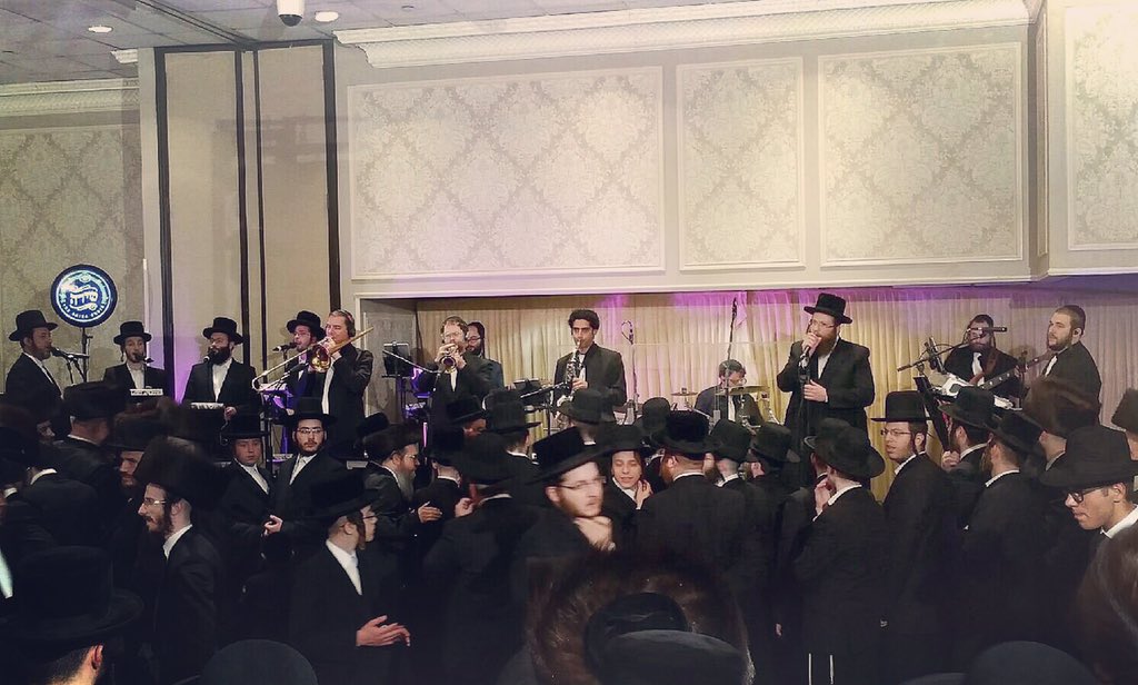 Bringing it on tonight in Ateres Chaya with <a href="/Shloime_Daskal/">Shloime Daskal</a> and <a href="/TheShiraChoir/">Shira Choir</a> #got_groove