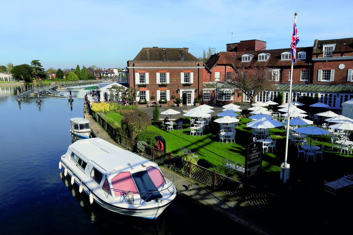 VisitThamesCoUk's tweet photo. Take afternoon Tea along the #Thames including Midsomer Mystery Afternoon Tea @visitbritain https://t.co/rC2b1tEUYo https://t.co/sWqZNXoVHa