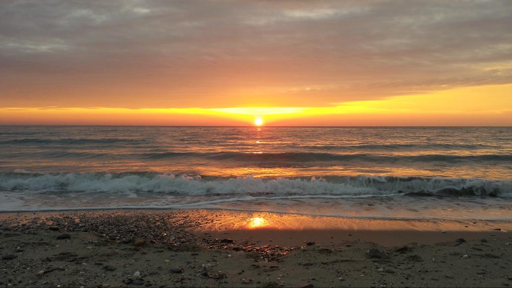 arcadiacss's tweet photo. Vi presento il 3 novembre dalla #liguria! #italianriviera #NewDay #sunset @SimonaBarbera @vabalzi @VstPietraLigure https://t.co/597QxQ5FPM