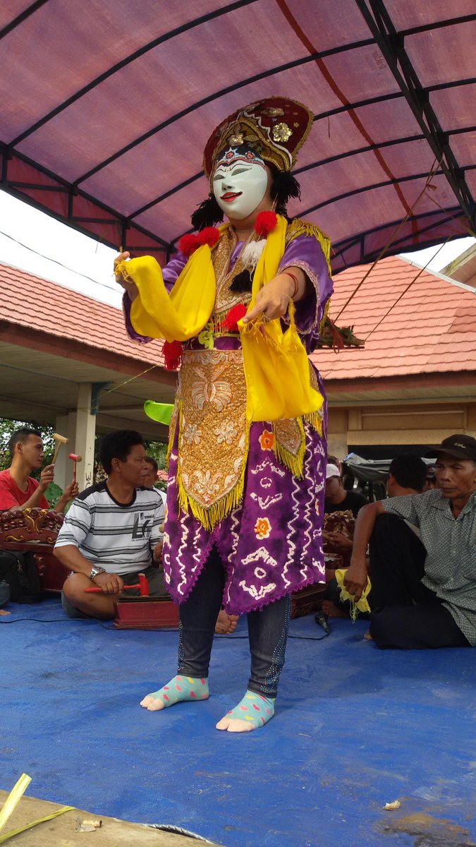 Manopeng di Pantai Hambawang HST
@infobarabai <a href="/apam_city/">Urang Barabai</a> @BuhanPahuluan <a href="/SeputarBarabai/">Disporabudpar HST</a> <a href="/WargaBanua/">📍BANJARMASIN, KALIMANTAN SELATAN</a> <a href="/visitkalsel/">#visitkalsel</a>