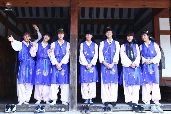Naz_Zhang_Wu's tweet photo. BTS FIGHTING!  LOVE BTS NO MATTER WHAT! ♥♥♥♥♥☺
#AMRYFOREVER
#BTS 
#MAMA2015_VOTE https://t.co/sfjvItk2zz