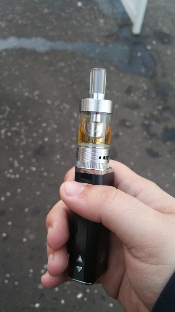 New_Age_Nemo's tweet photo. Today's shift is sponsored by #tigersBlood vape gonna @charliesheen the shit out of this day #winninglikeSheen https://t.co/QWDqG0c2IF
