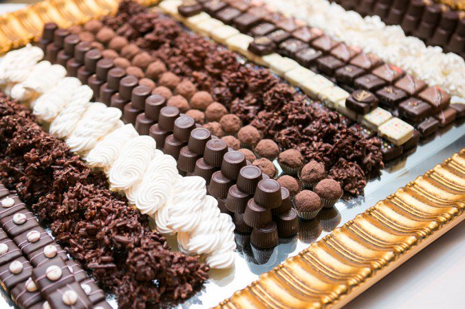 Chocolates's tweet image. Lets EAT Chocolates!