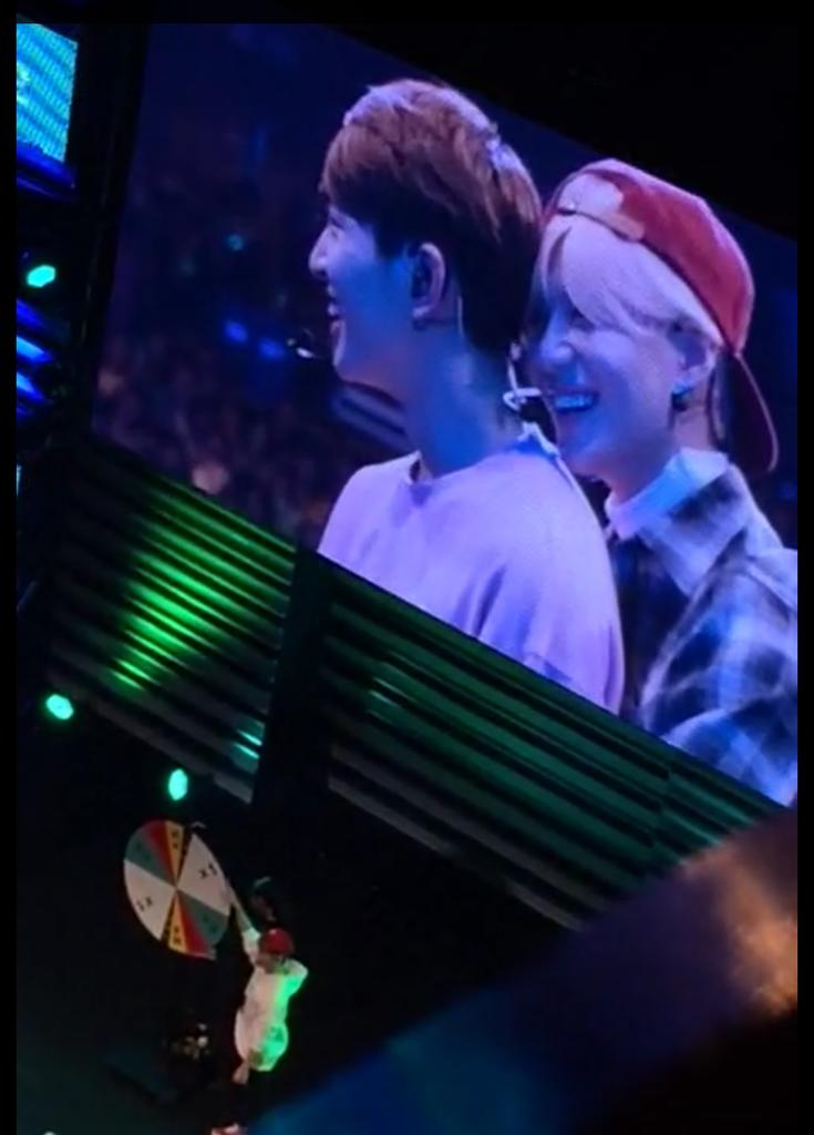 usangjinki's tweet photo. 😱😱😱
OMG! ONTAE!!!!! https://t.co/g9yOW0mRVF