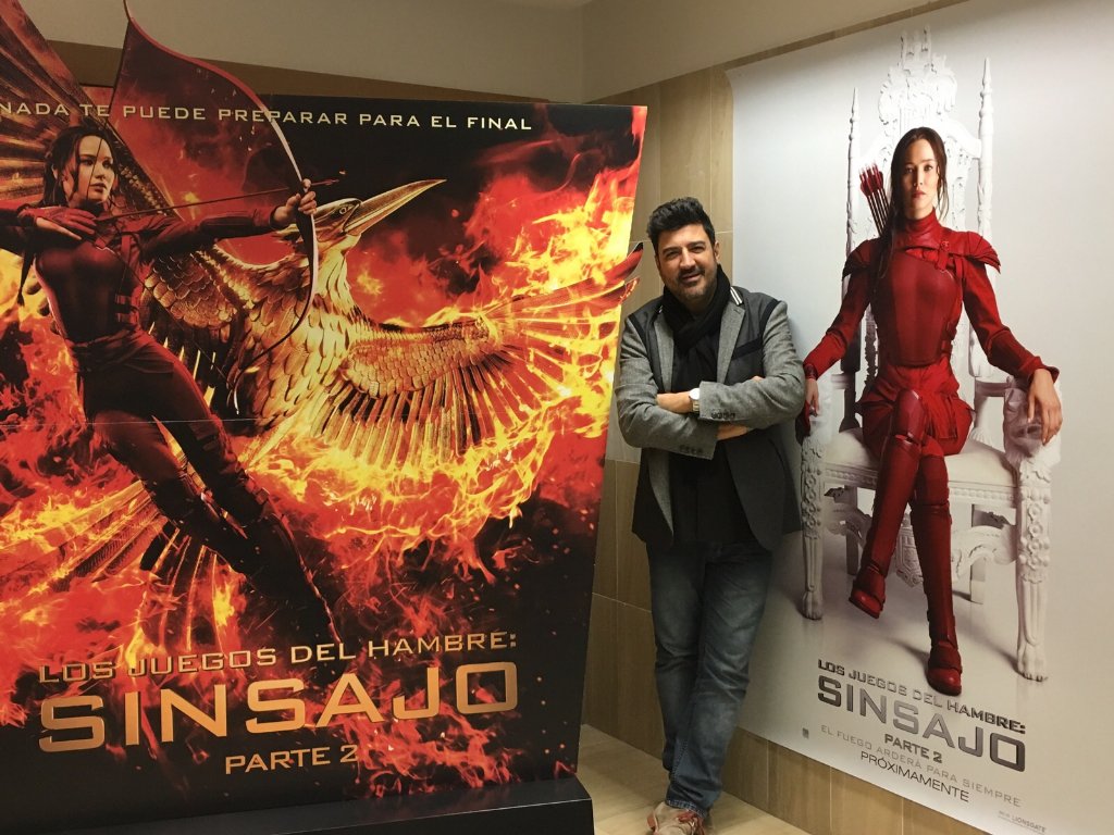 TonyAguilarOfi's tweet photo. Todo listo para #PremiereSinsajoParte2Madrid! Será un honor volver a ser su presentador!Gracias @eOneSpain https://t.co/UpEdfW9lNW