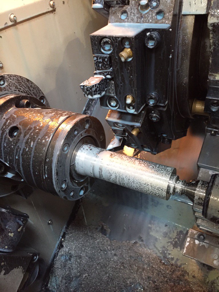 DRMoto1's tweet photo. Another day at the office! #TuesdayTurning #BritishEngineering https://t.co/Kx3GPm0Rdt