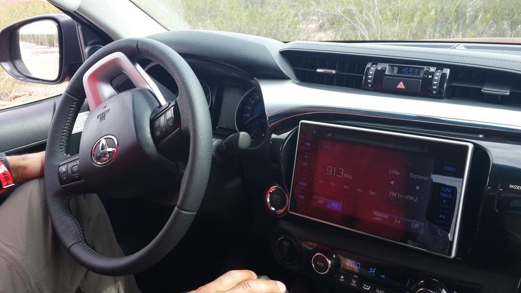 msejastdf's tweet photo. #Hilux 2016 "el lanzamiento" https://t.co/5BnGa7uuF7