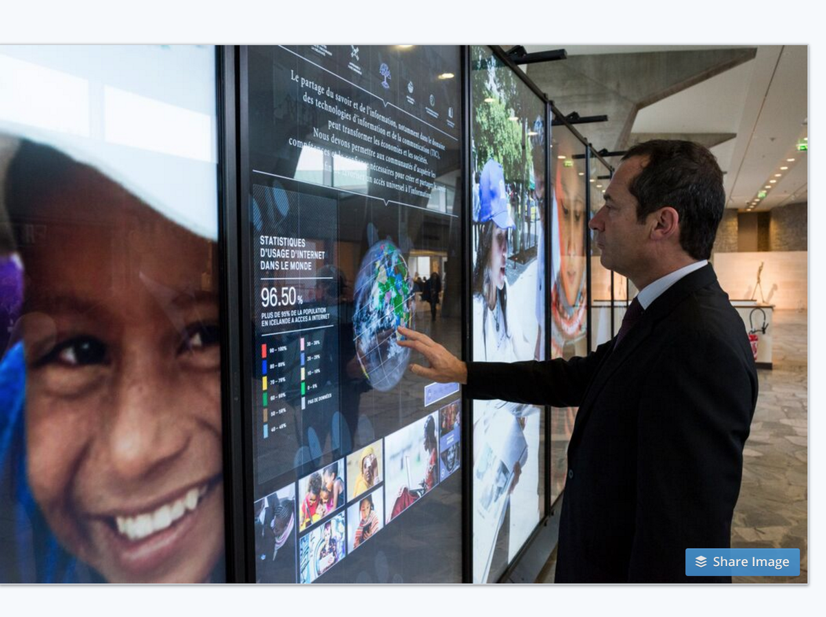 mosaicofchange's tweet photo. The Mosaic of Change, will be unveiled today for @UNESCO’s General Conference and 70th #anniversary celebration. https://t.co/dY3Ym1zKys
