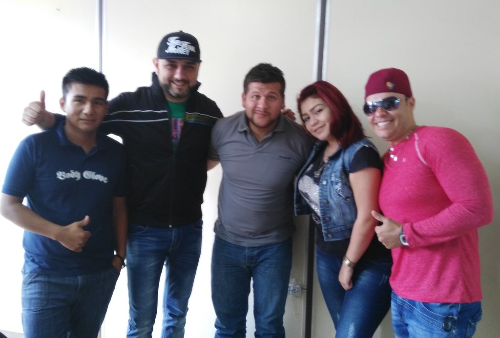 KumbaOficial's tweet photo. Comenzando gira de medios tachira @julioavenda @58celes @CarlosTelles23 @KumbaOficial @produccionesoye @nenemulato https://t.co/FceAr01yVU
