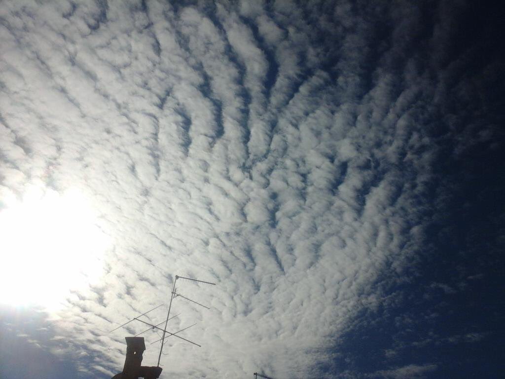 domenicosaretto's tweet photo. Il CIELO continua a trasmetterci messaggi d #bellezza,consolandoci d certe brutture in TERRA
@AldinaConsolini #amici https://t.co/zmzNyJWSiR