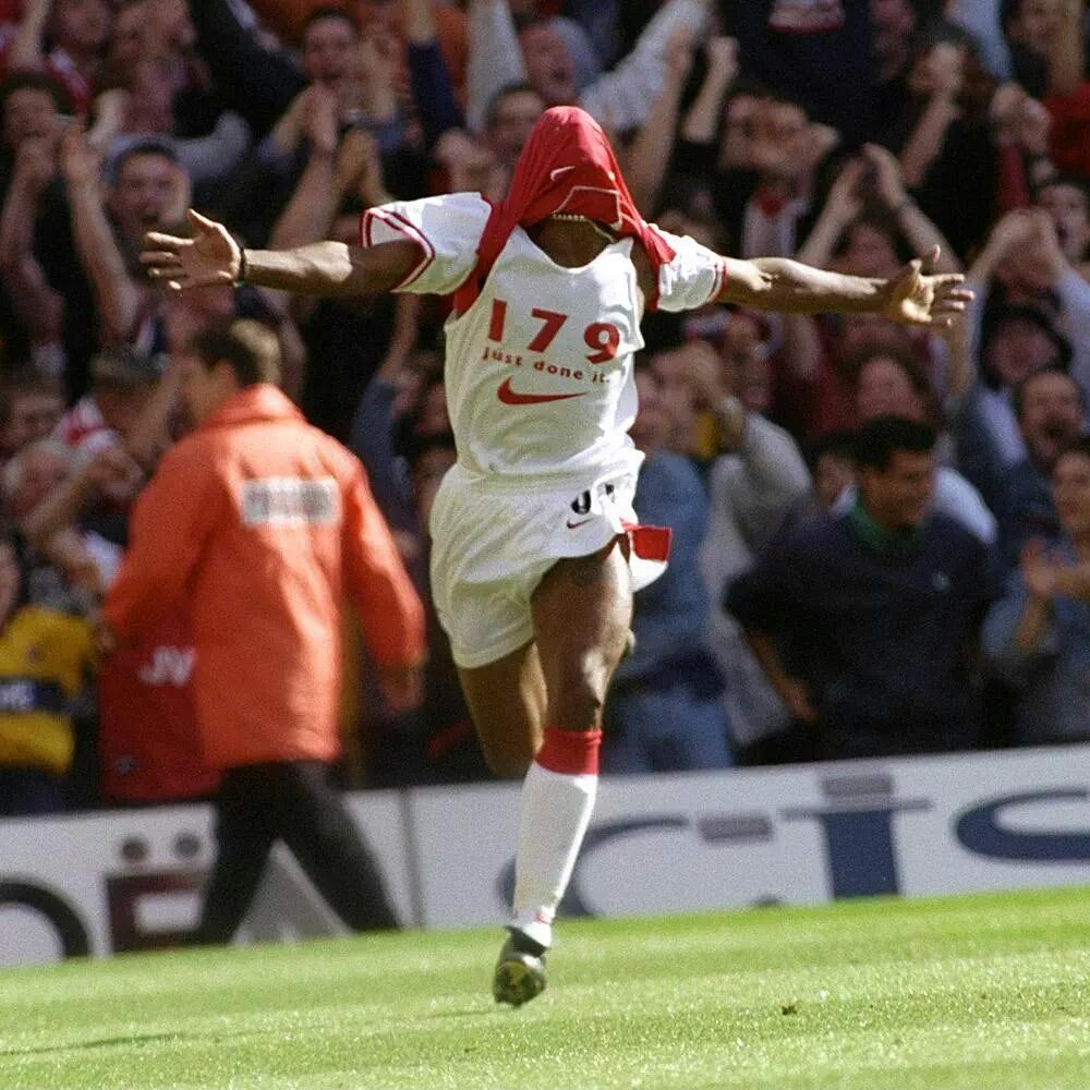 Happy 52nd birthday to legend Ian Wright. 