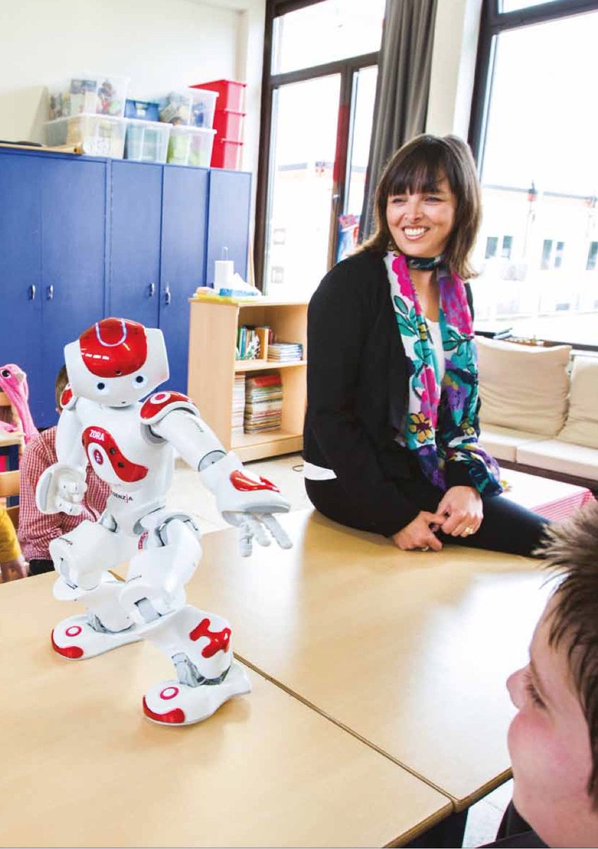 ESSENZIA2015's tweet image. &quot;Place préférée&quot; @MVTilborgh en #Zorgrobot #Zora op school in #maandblad #Ondernemers @kvkaw Fijn dit te kunnen doen