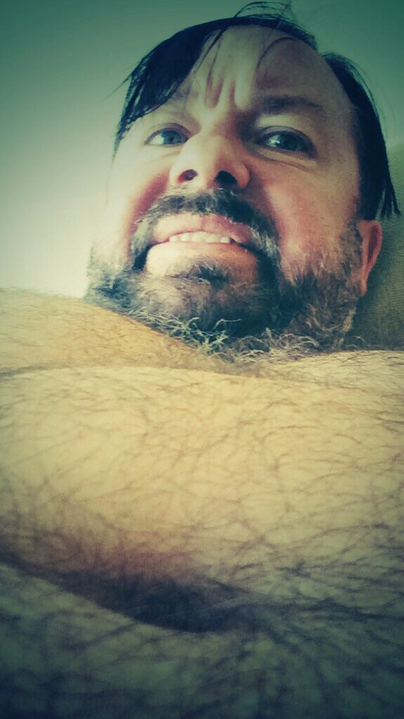 rickygervais's tweet photo. I just got mistaken for David Beckham. I'm bloody furious. https://t.co/tfHrmrzSUV