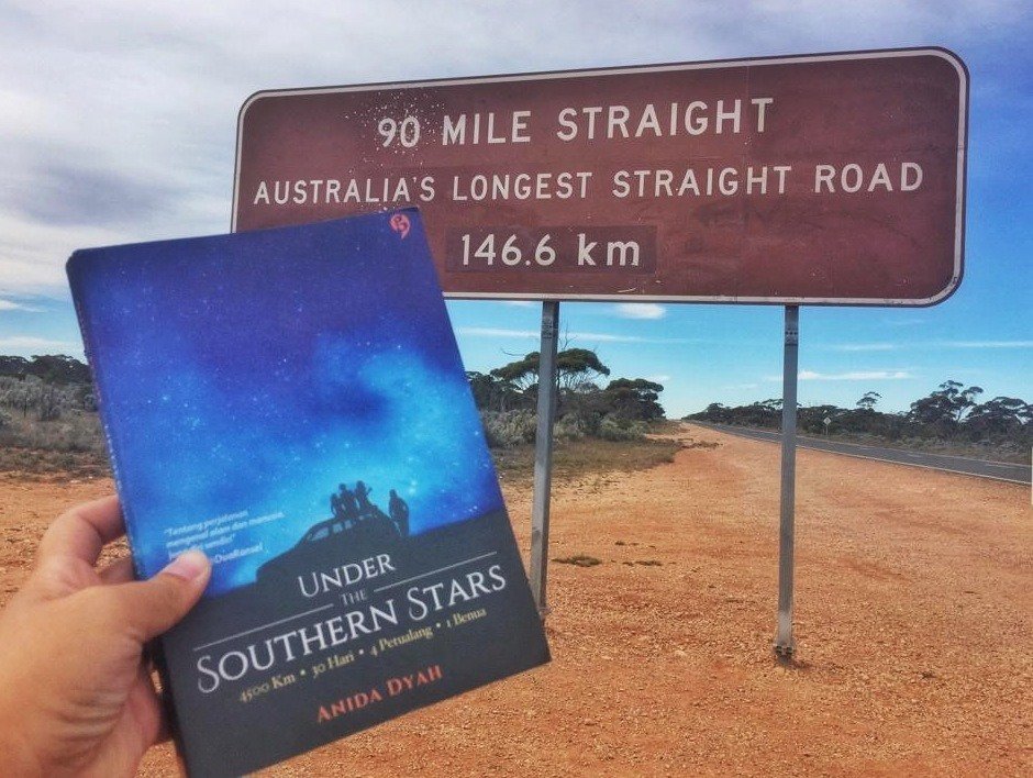 nidnod's tweet image. Yay, Under The Southern Stars masuk nominasi Anugerah Pembaca Indonesia 2015. Vote yuk! 😘 goodreads.com/poll/show/1257…