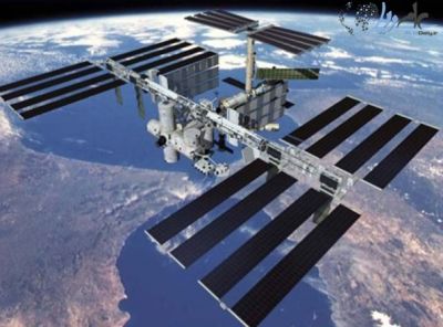 elmdaily's tweet photo. Special dinner at the ISS https://t.co/D7dqIkbMlr
#nasa #ISS #food #love #amazing #news #astronomy @StationCDRKelly https://t.co/azKhYRIG9h