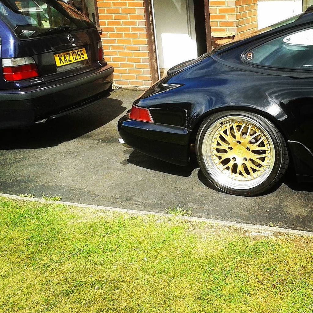 OnlyCarrera's tweet photo. #e36wagon #964 #porsche964 #porsche911 #etabetakrone https://t.co/oNBKvZOpm5
