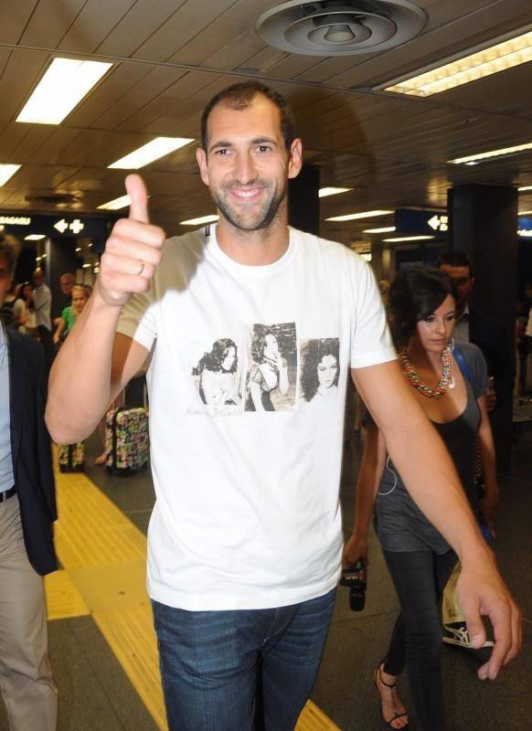 Happy birthday to our great GK Diego Lopez, wishing him a speedy recovery .. 