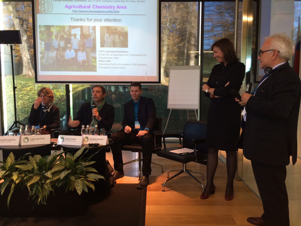 1uraMura's tweet photo. Talking about food waste and composting #circonf @enzofavoino @smartfuturistic @wrap @ocistimo @zerowasteeurope https://t.co/vwPl9idGUf