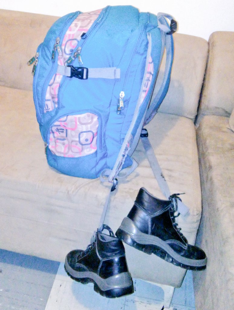 Lawrarast's tweet photo. Salida de campo #daspa @UniversidadUDCA. #morral #guerrera https://t.co/6WEpkzGPEO