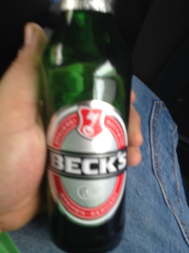 bouz87's tweet photo. Auf dem Weg zum @borussia Park mit @Uemmit86 #beatz #vadda!! @calle1411 @FSporrer @Porno90!!! https://t.co/8dOGgBBvvx