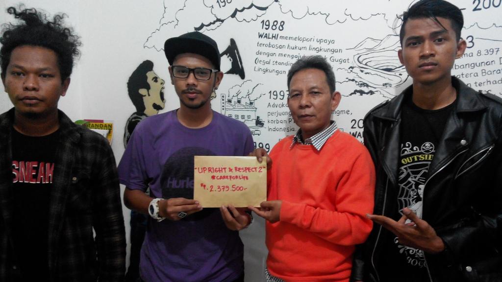 Hari ini (3/11) <a href="/walhinasional/">WALHI</a> terima donasi dr komunitas band jatiwaringin Rp.2.379.500 u/ korban asap.